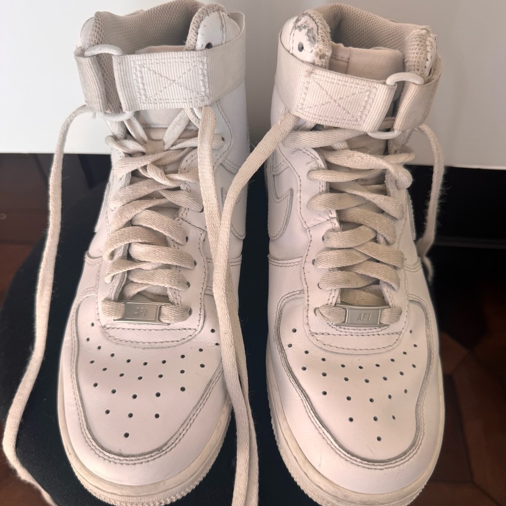 Used NIKE AF1